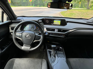 Lexus UX foto 8