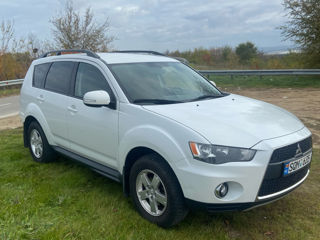 Mitsubishi Outlander foto 2