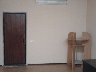 Vînzare oficiu sau schimb pe apartament cu 1 odaie foto 5