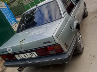 Opel Ascona foto 3