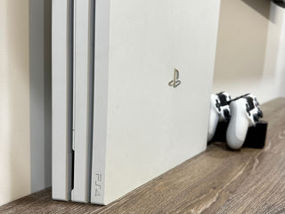 PS4 pro 1TB foto 3