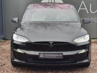 Tesla Model X foto 2