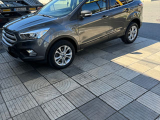 Ford Kuga foto 2