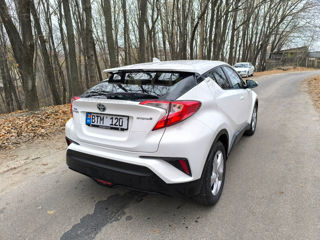 Toyota C-HR foto 3