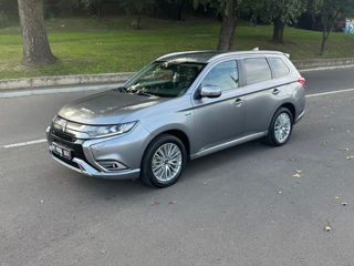 Mitsubishi Outlander foto 1