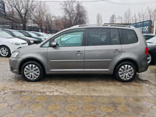 Volkswagen Touran foto 5