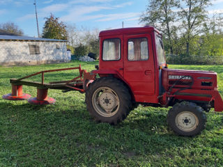 Vând tractor foto 5