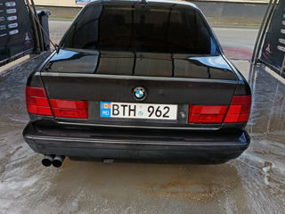 BMW 5 Series foto 2