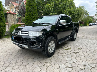 Mitsubishi L200 foto 1