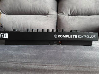 Native Instrument Komplete Kontrol A25 MIDI Keyboard foto 2