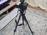 Canon 77D + 2 obiective+blitz+stativ+incarcator + geanta foto 1