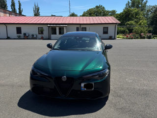 Alfa Romeo Giulia foto 0