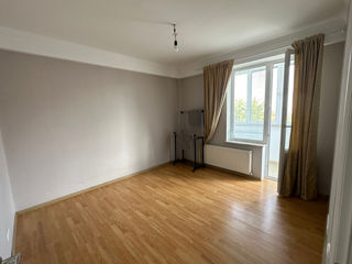 Apartament cu 2 camere, 84 m², Telecentru, Chișinău foto 3