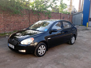 Hyundai Accent foto 3