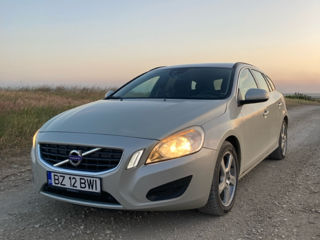 Volvo V60 foto 2