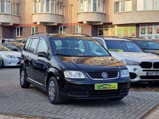 Volkswagen Touran foto 3