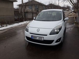 Renault Grand Scenic foto 1