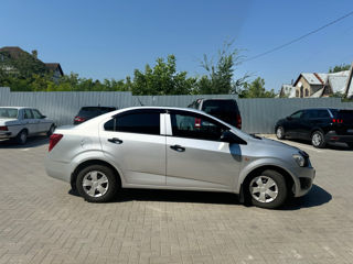 Chevrolet Aveo foto 5