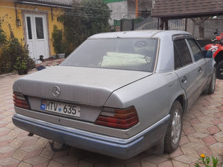 Mercedes E-Class foto 3