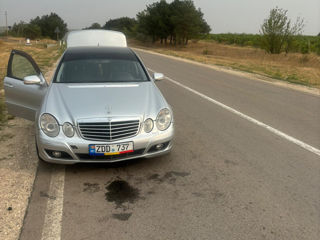 Mercedes E-Class foto 1