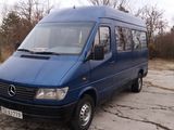 Mercedes Sprinter 210 TD. foto 1