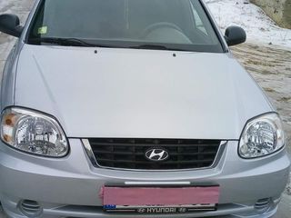 Hyundai Accent foto 1