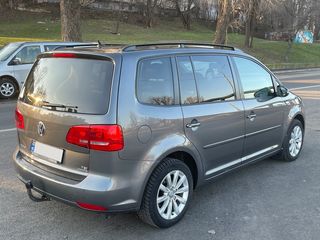 Volkswagen Touran foto 6