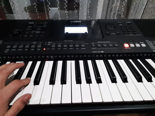 Продам срочно синтезатор Yamaha psr e463 состояние нового! foto 2