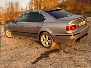 BMW 5 Series foto 6