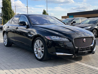 Jaguar XF foto 2