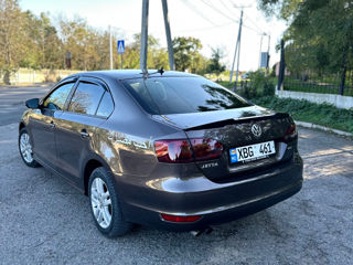 Volkswagen Jetta foto 6