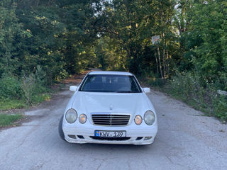 Mercedes E-Class foto 3