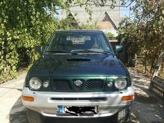 Nissan Terrano foto 1