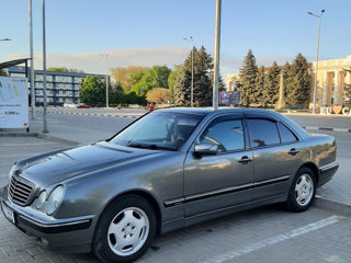 Mercedes E-Class foto 7