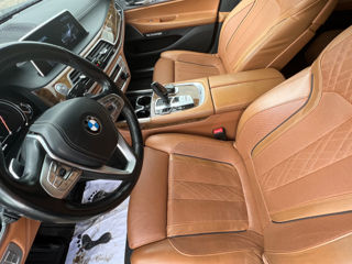 BMW 7 Series foto 8