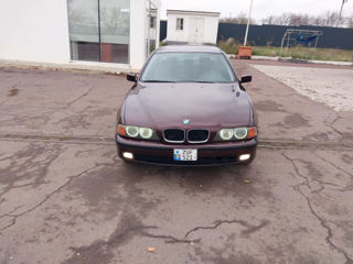 BMW 5 Series foto 7