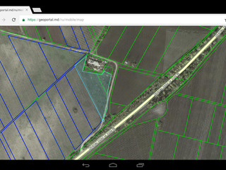 Vind 1 hectar la traseu,comunicatii a laturi,variante