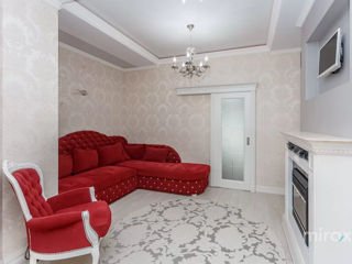 Apartament cu 2 camere, 82 m², Centru, Chișinău foto 2