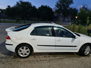 Renault Laguna foto 8