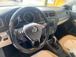 Volkswagen Jetta foto 4