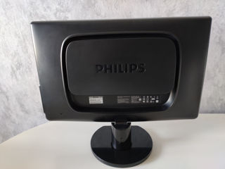 23 inch FullHD DVI-D VGA 300cd Philips 231e foto 1