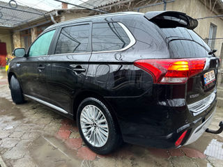 Mitsubishi Outlander foto 3