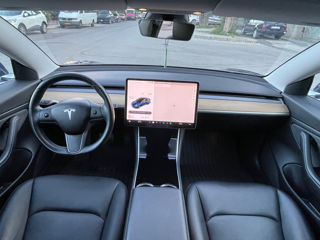 Tesla Model 3 foto 7