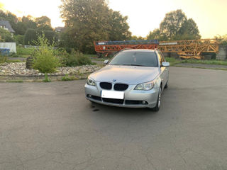 BMW 5 Series Touring фото 3