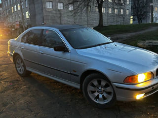 BMW 5 Series foto 4