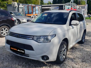 Mitsubishi Outlander foto 1