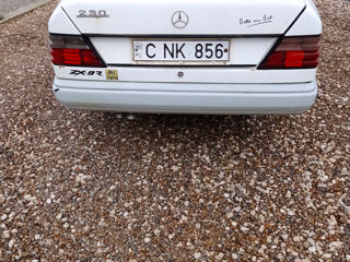 Mercedes Series (W124) foto 4