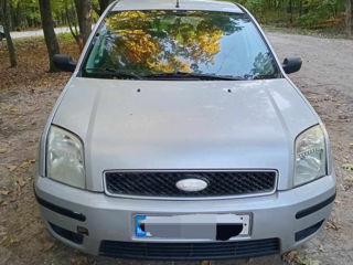 Ford Fusion foto 2