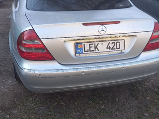 Mercedes E-Class foto 2