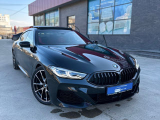 BMW 8 Series foto 2